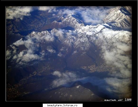 dar a meritat nu? eu zic ca sunt superbe  :zzz: poze facute din avion ( 2008 ) cum se vad muntii de