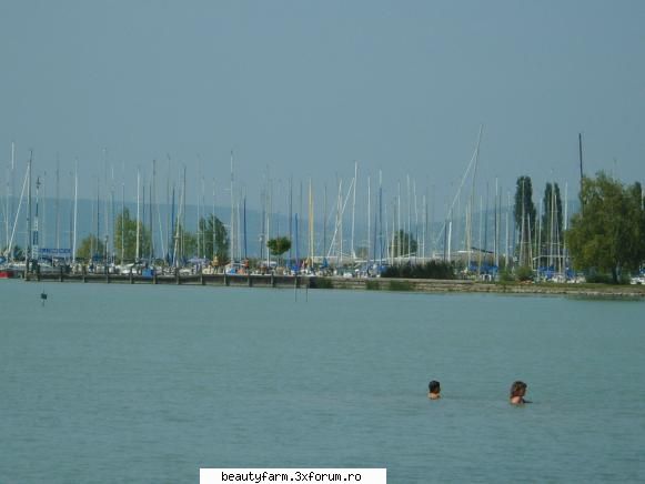 vacanta vara 2008 ast lacul balaton unguri .... se  scalda aia saraci racoreasca