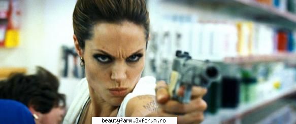 Angelina Jolie revine �n Wanted 2 - După succesul �nregistrat de filmul - COOL STUFF