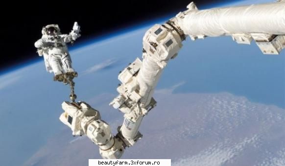 Cum miroase cosmosul? - Astronautii NASA de la bordul navei spatial - WORLD CAFFE