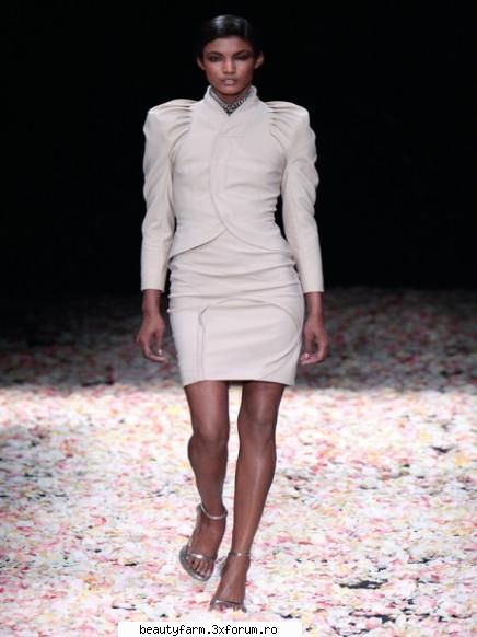 5 galerie foto - saptamana modei la paris