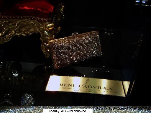 LUXURY & YACHT - EXPOZITIE INCREDIBILA - SI GENTUTA IN TON CU PANTOFII - THE ART SIDE OF YOU