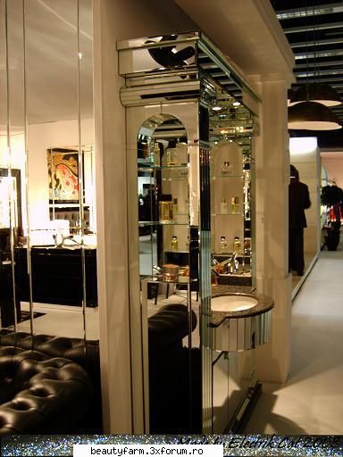 LUXURY & YACHT - EXPOZITIE INCREDIBILA - MOBILIER DE BAIE FACUT TOT DIN OGLINDA - THE ART SIDE OF YOU