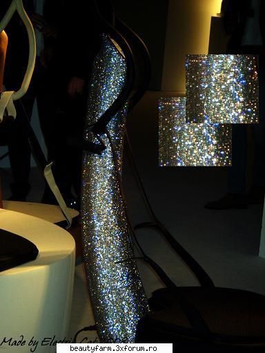 LUXURY & YACHT - EXPOZITIE INCREDIBILA - UN PIC DE SPORT ....DAR NUMAI CA ASTA SE - THE ART SIDE OF YOU