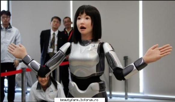 Primul robot fotomodel - Primul robot fotomodel A fost realizat de - COOL STUFF