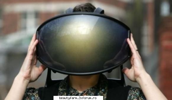 Toate cele cinci simturi intr-o casca de realitate virtuala - Toate cele cinci simturi intr-o - COOL STUFF