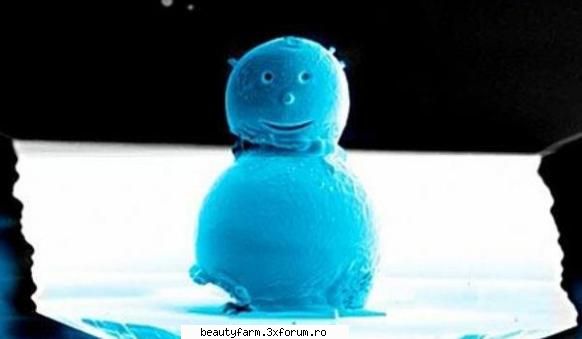 cel mai mic �om de zapada� din lume - O �figurina� reprezentand un om de zapada si care - COOL STUFF