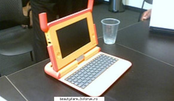 laptopul de doar 10 dolari - India lanseaza laptopul de doar 10 dolari - COOL STUFF