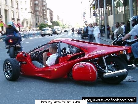 moto pt toti :) - da???dar de un ferrari combinat cu o moto cam ce - TASTE THE ITALIAN STYLE - ZONDA