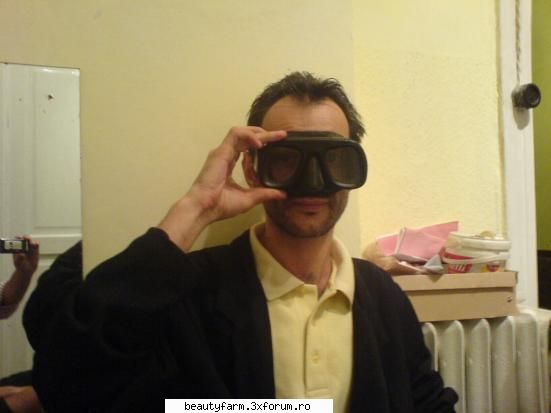 sad_clown...about me - nu mai pun ,,pozne,, cu flash, că vă - SA NE IMPRIETENIM.